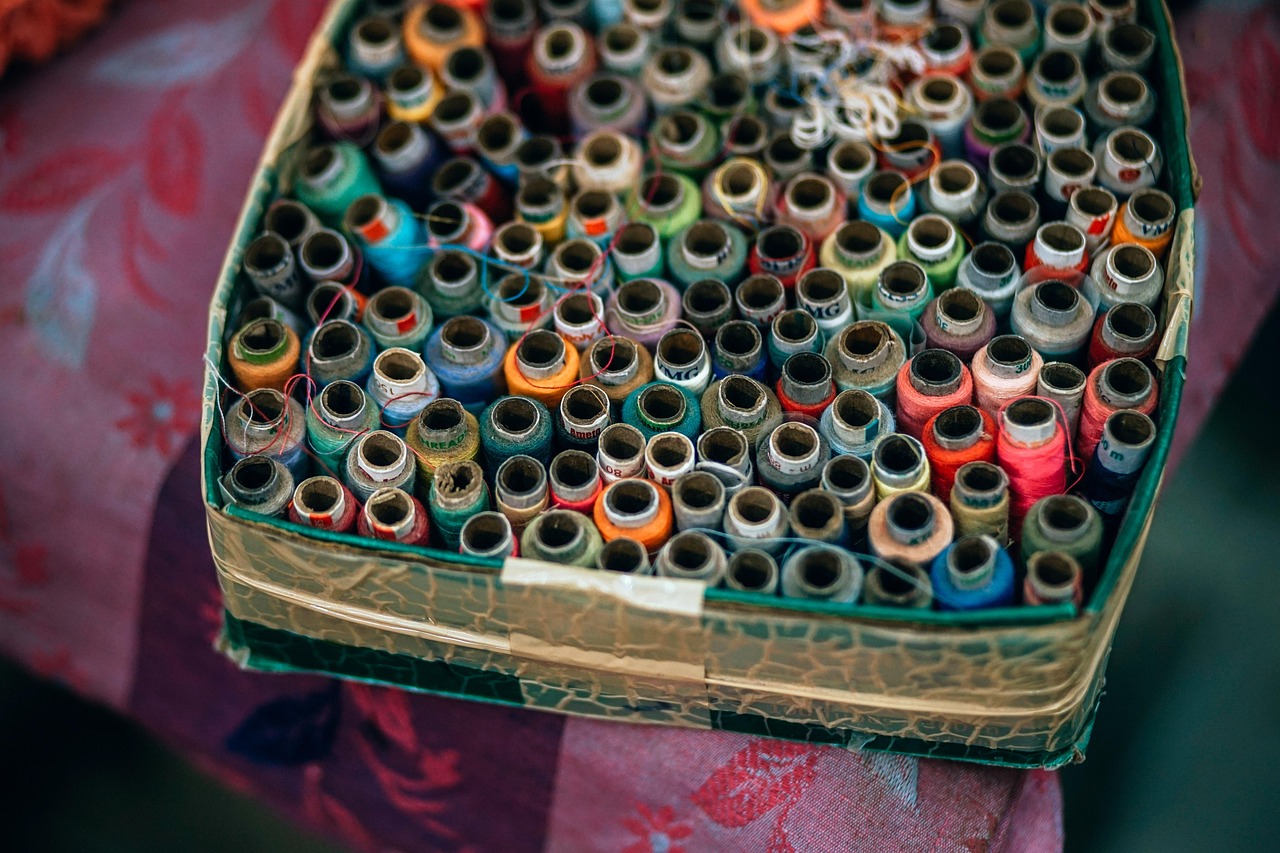 40s/3 Greige Polyester Thread